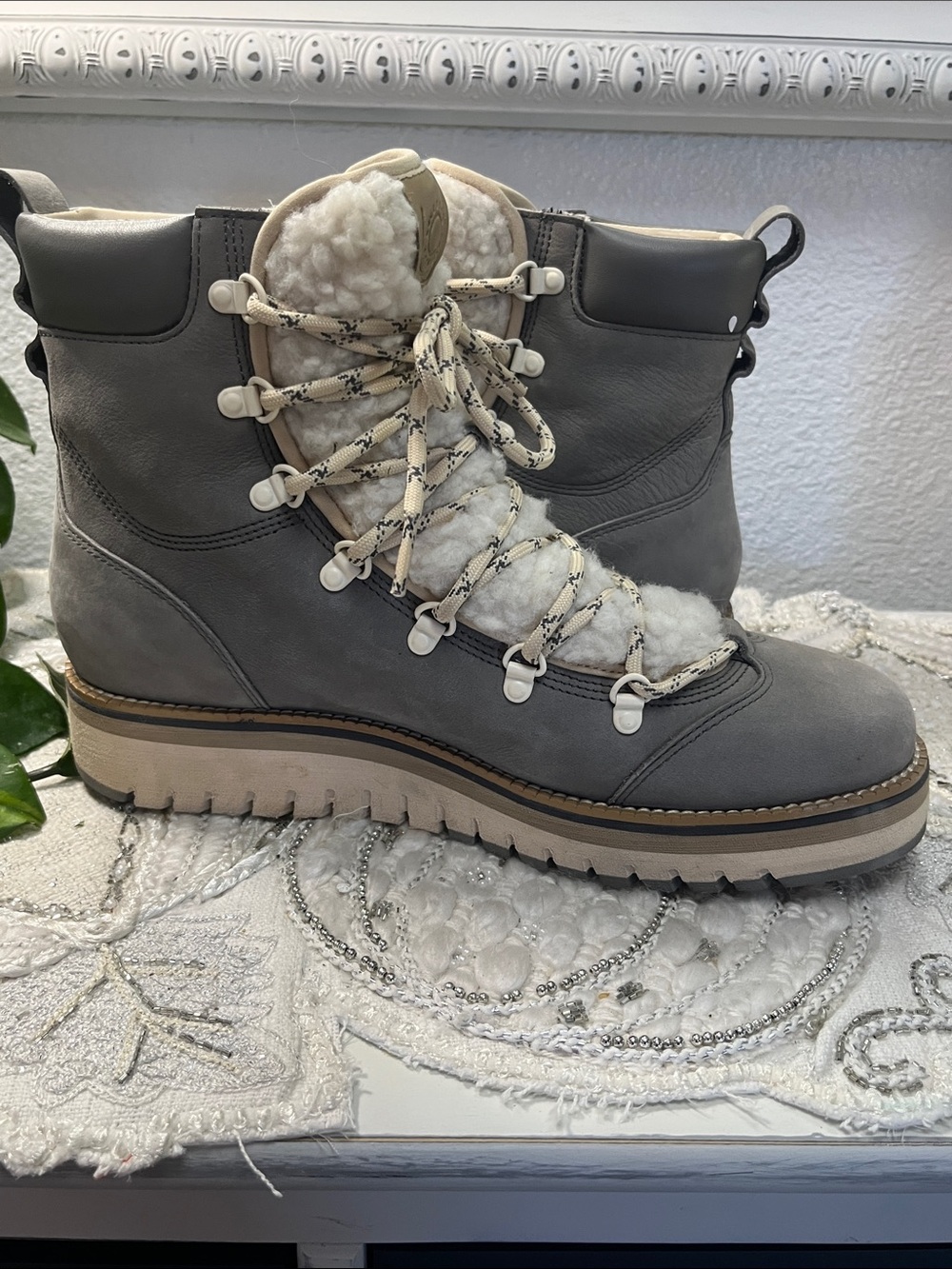EUC Cole Haan Women's Zerogrand Lodge Waterproof Hiker Booties - Picture 7 of 15